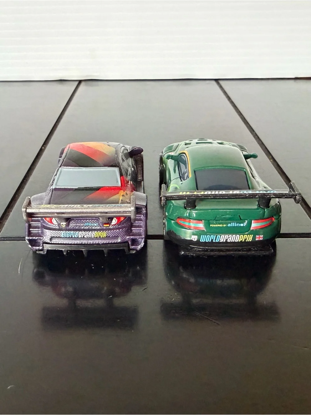 Disney Pixar Cars 2 Max Schnell and Nigel Gearsley 1:55 diecast cars